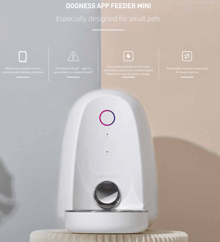 Front view of SmartPaws 2L Automatic Pet Feeder by Dog Hugs Cat