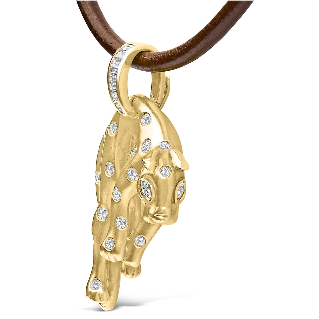 Chic 15-inch chain of the 18K Gold Cat Pendant Necklace displayed