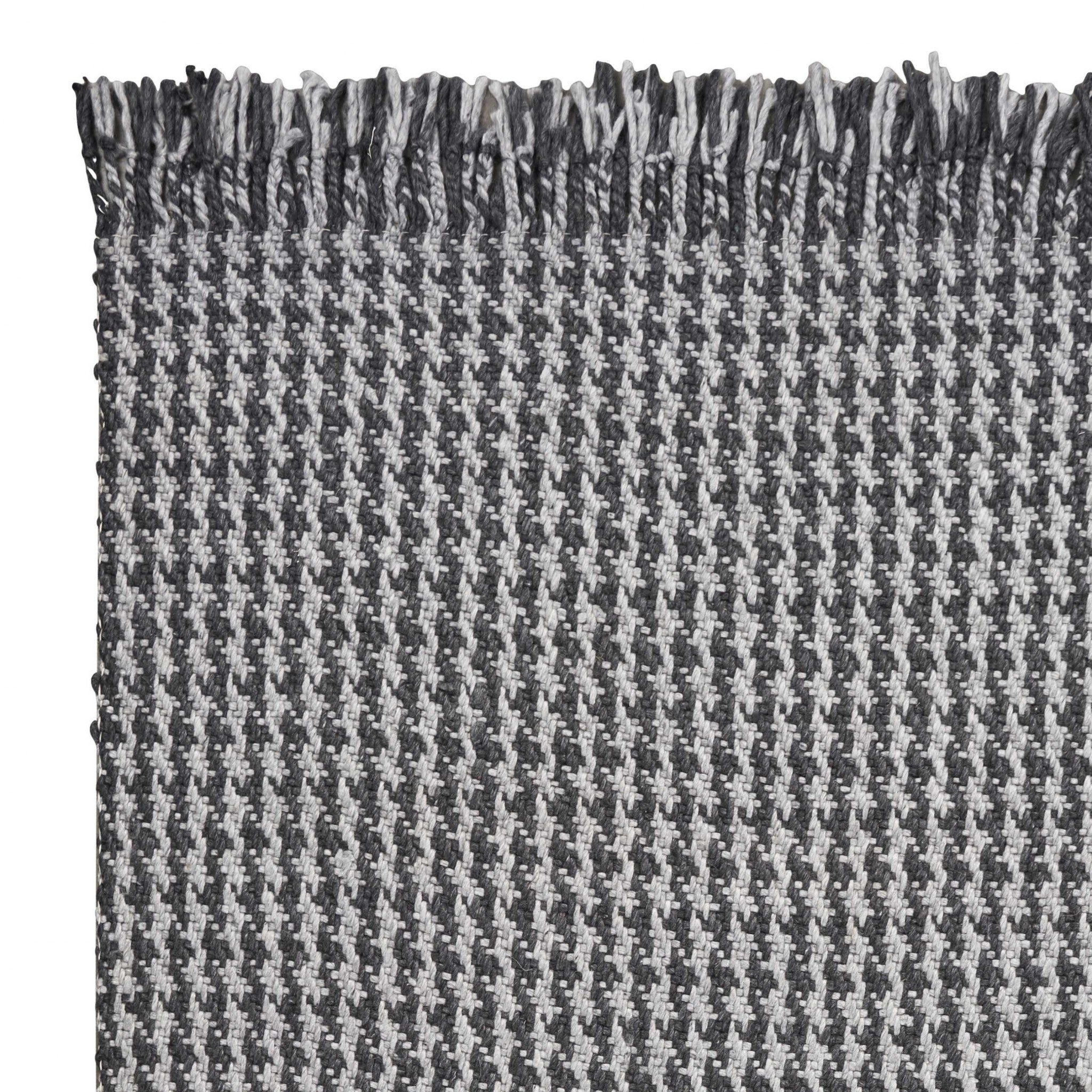 8' X 10' Gray And Light Gray Wool Houndstooth Hand Woven Area Rug With Fringe