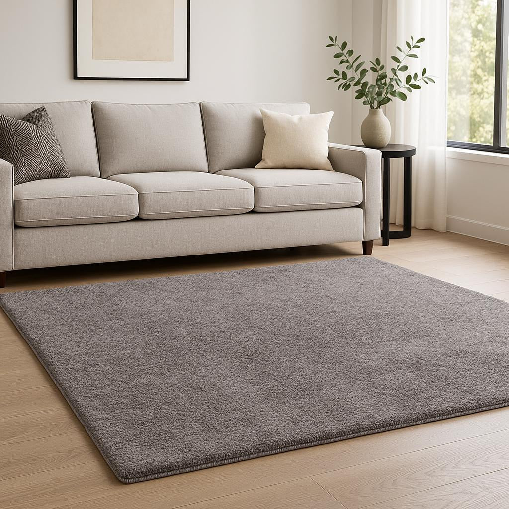7' X 9' Ivory Modern Solid Shag Area Rug