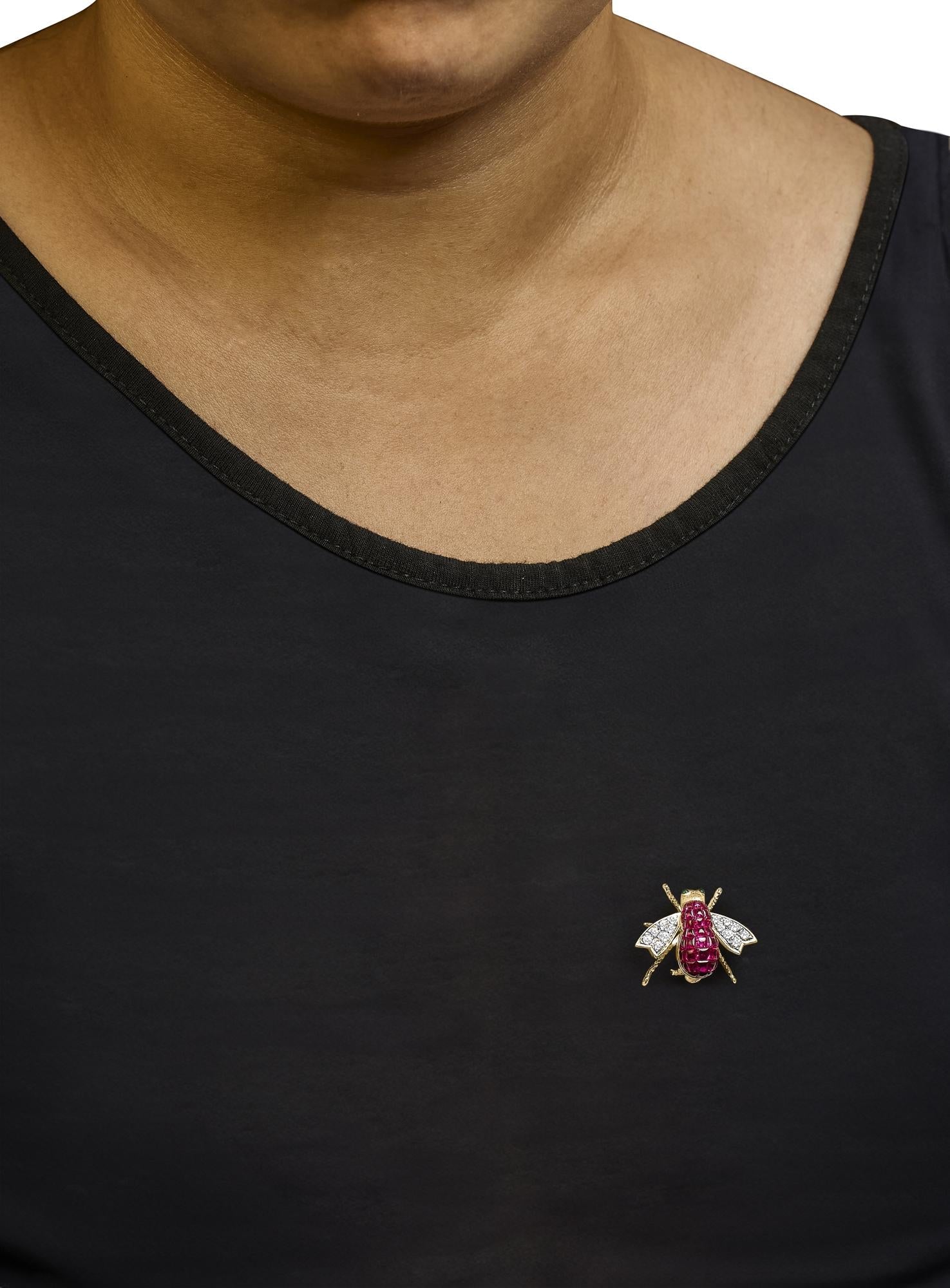Detailed craftsmanship of the 18K Gold Bumblebee Brooch with rubies
