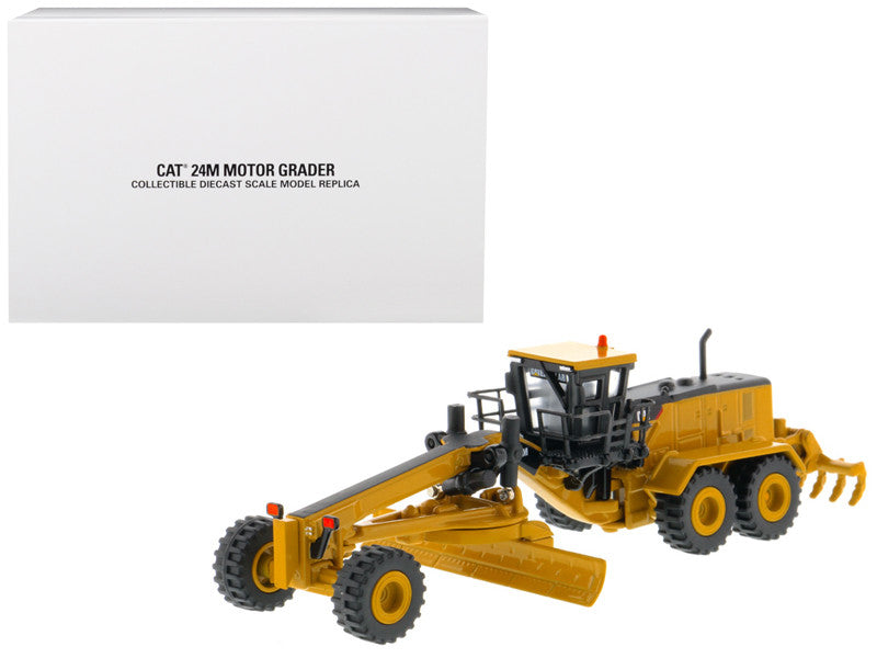 Side profile of CAT 24M Motor Grader 1/125 scale model by Gobingya