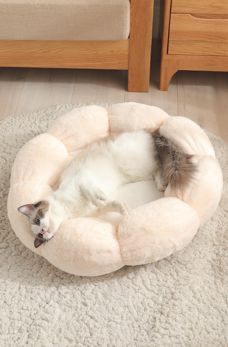 CozyFlora Flower-Shaped Pet Bed in soft pink for dogs and cats