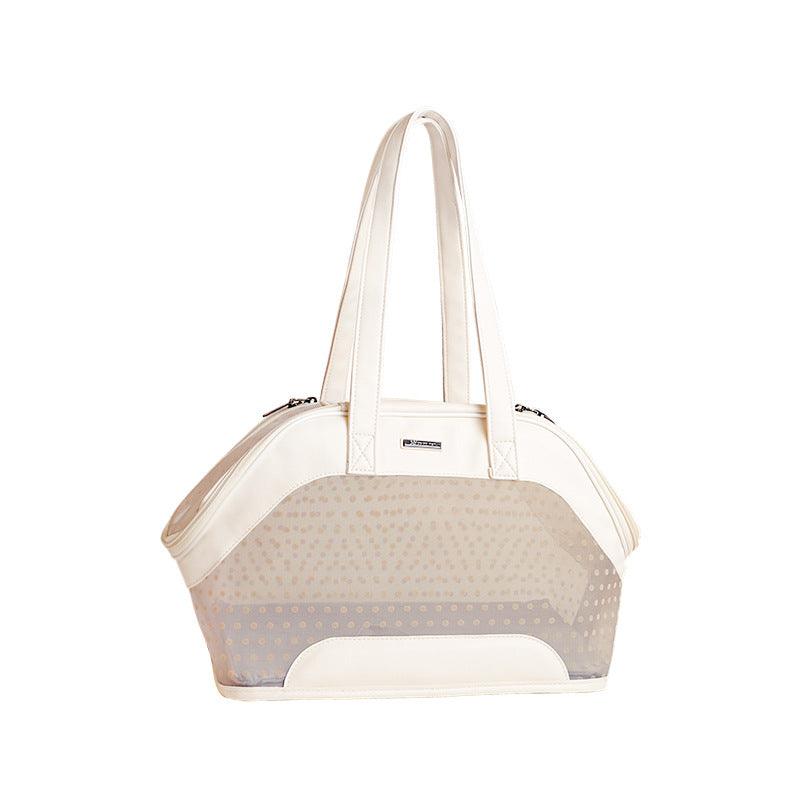 Lightweight structure of Ultimate Breathable Cat Carrier in use