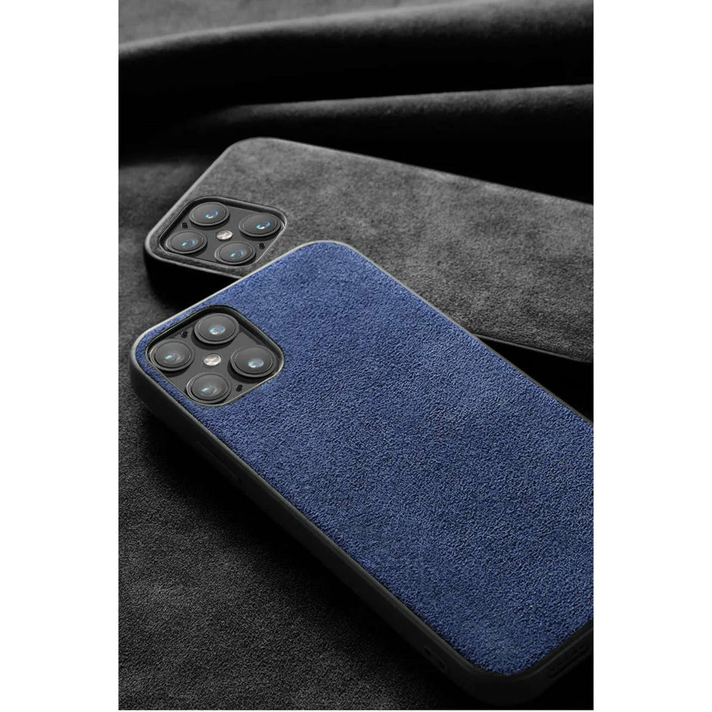 Side view showcasing the sleek design of Anacotte Luxeium iPhone 14 Case