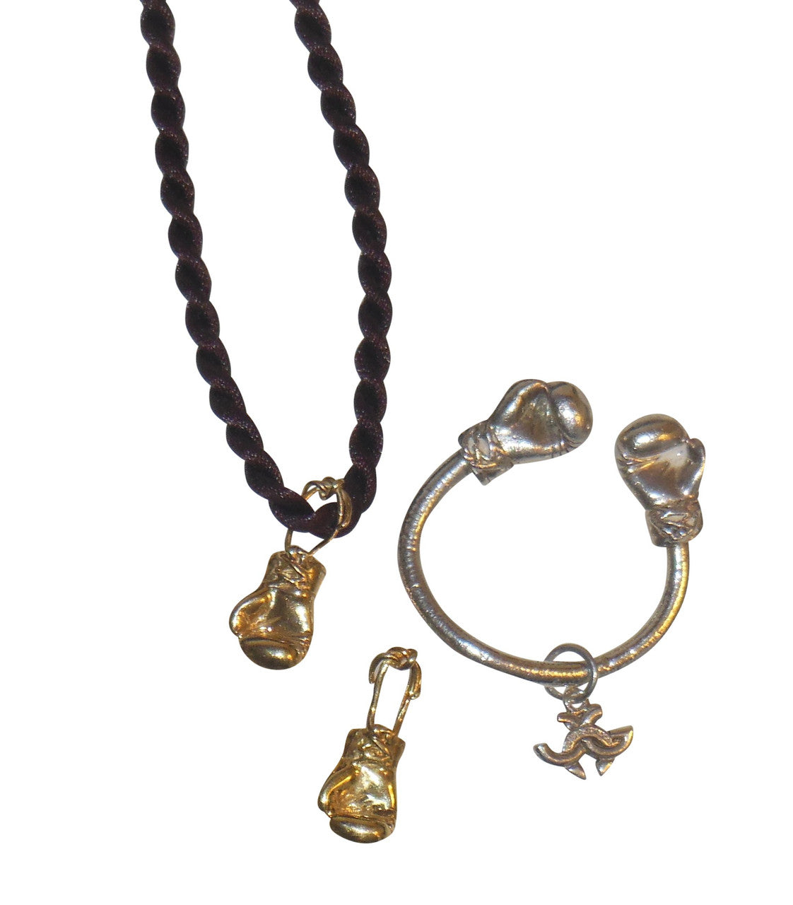 Zoomed image of 18K Gold Boxing Glove Key Ring logo engraving