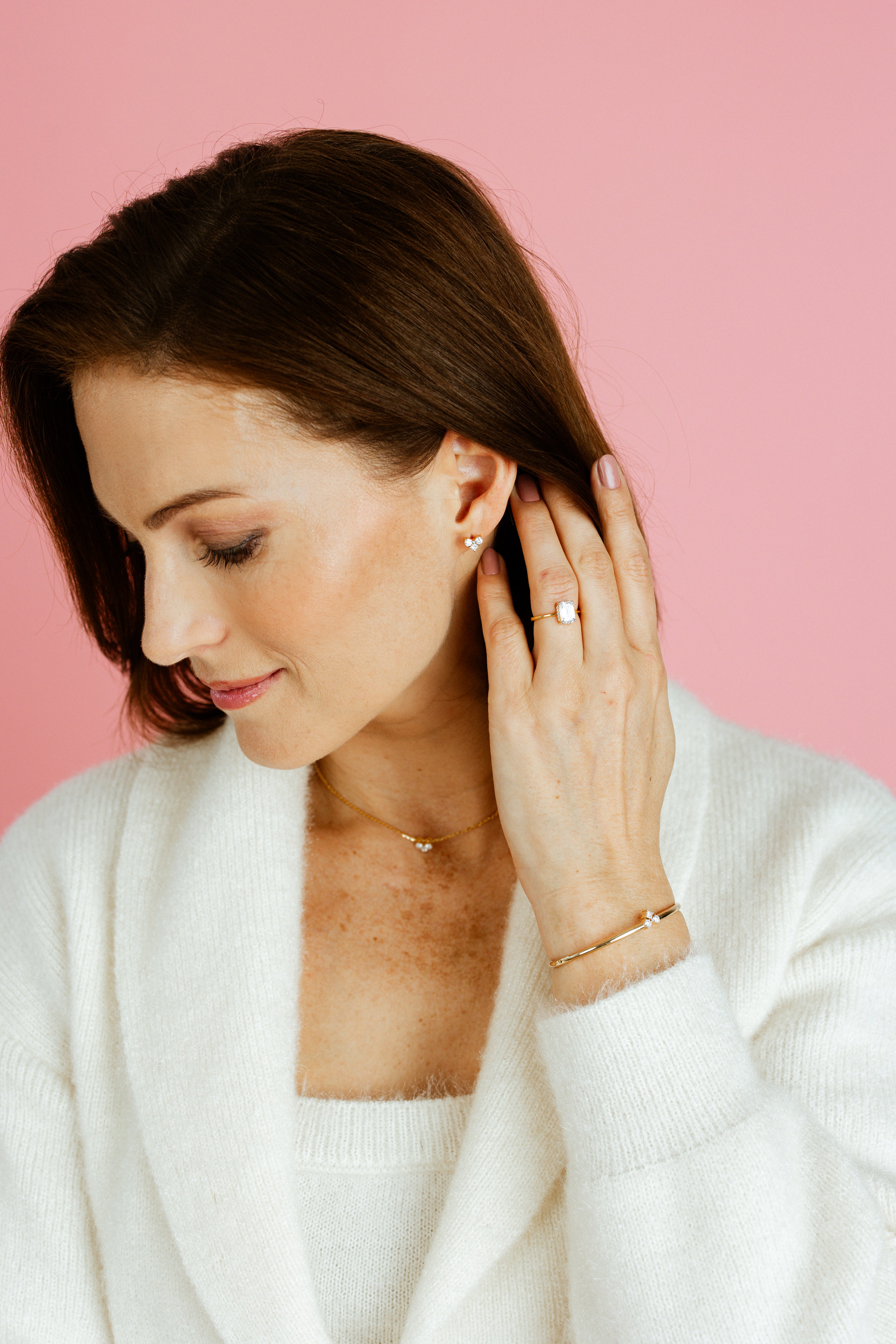 Side view of Caroline Heart Earrings highlighting lab-grown diamond clarity