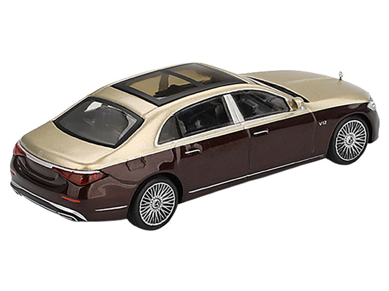 Side profile of the detailed Mercedes-Maybach S 680 Diecast Model by Mini GT