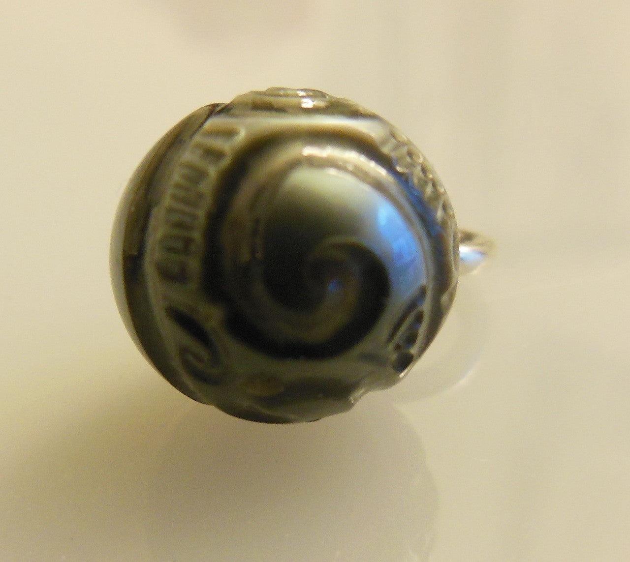Carved Tahitian pearl pendant--02