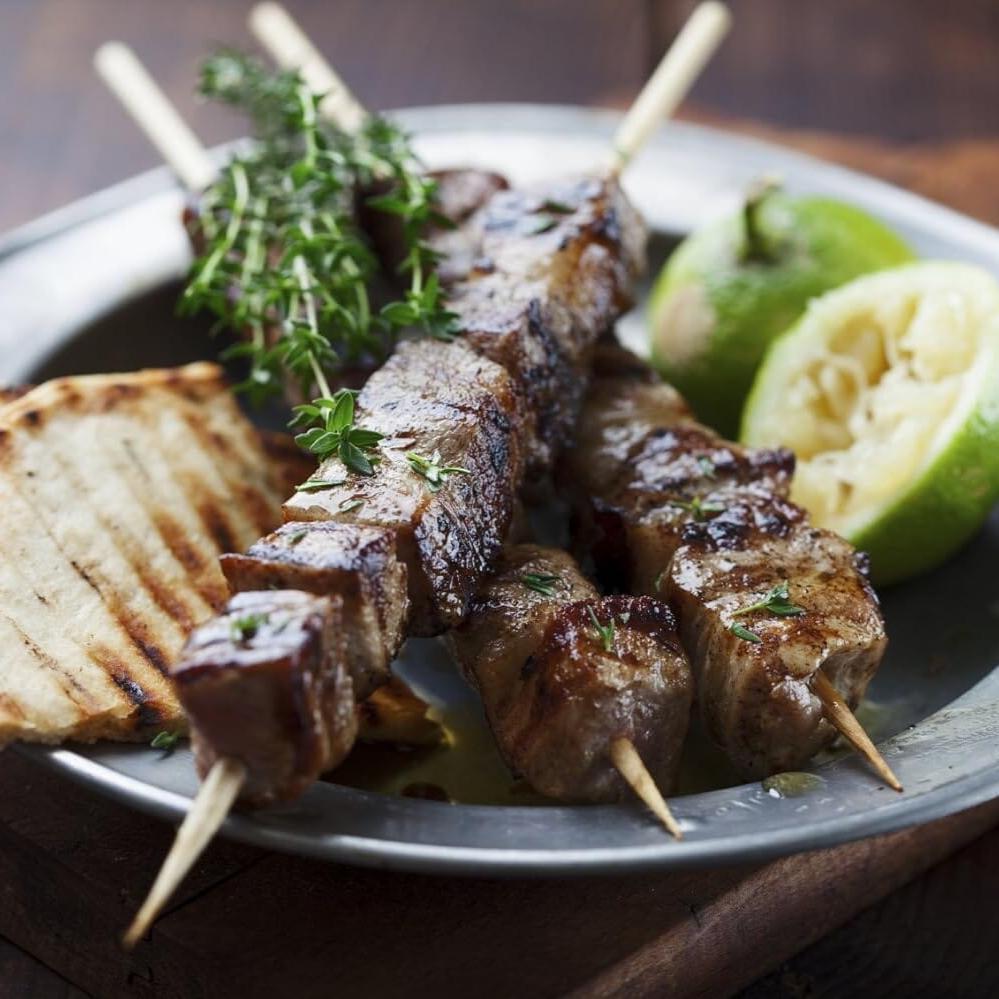 Gustus Vitae Garlic Lovers Collection - Garlic Pepper Rub tin close-up