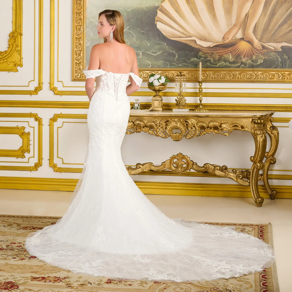 Fitted Wedding Dress With Detachable Straps And Corset Bodice With V-Neck