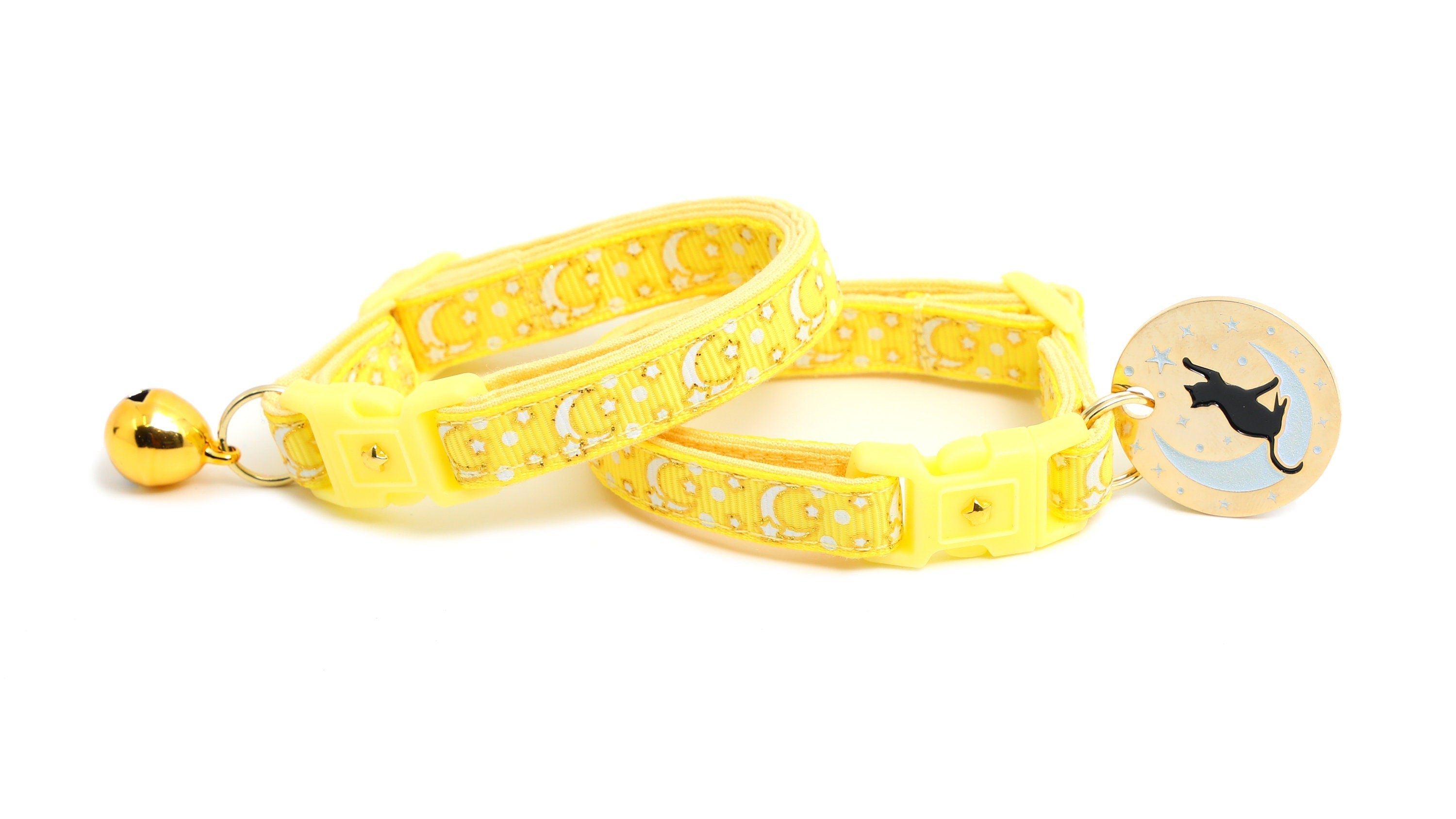 Back view of durable yellow cat collar designed for comfort